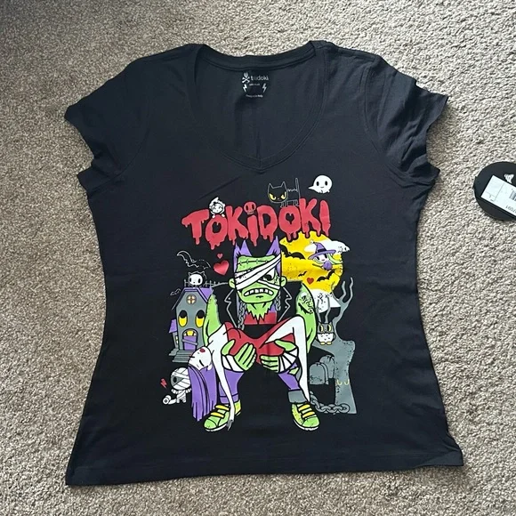 Lot of 4 Spooky Goth Kawaii Ladies T-Shirts by Tokidoki size Large - Picture 10 of 12